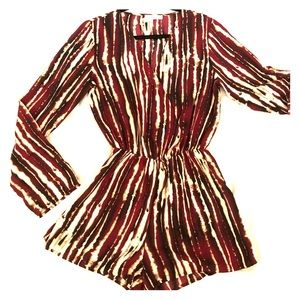 🌺Burgundy Roll Up Romper